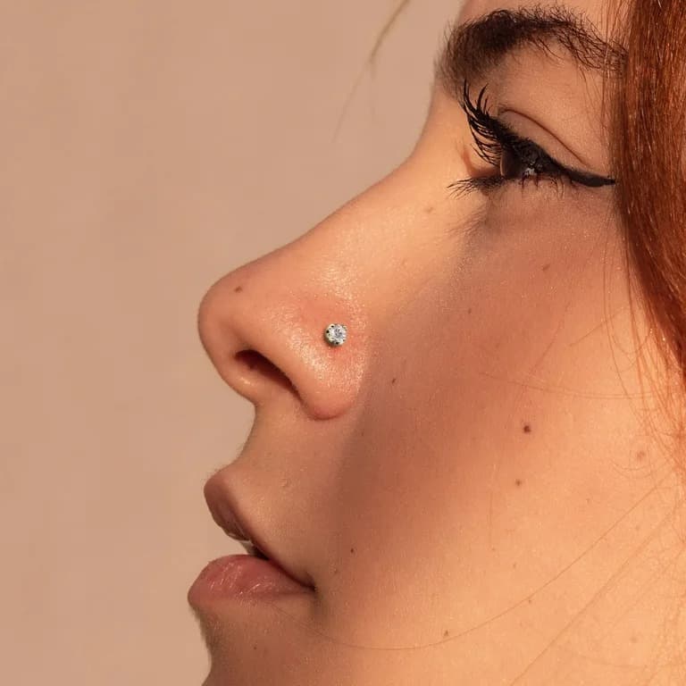 Minimalist 18ct Gold Nose Stud for Women with Signature Swiss Craftsmanship