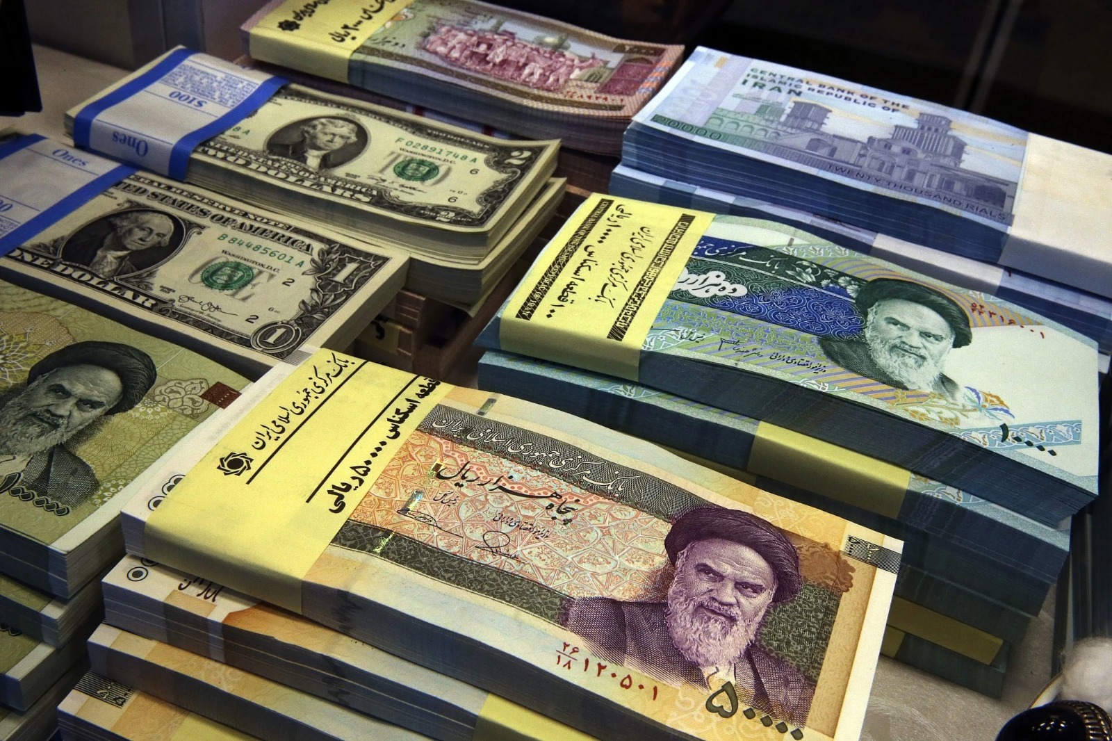 Trusted Place to Buy Thai Baht for Travel or Business