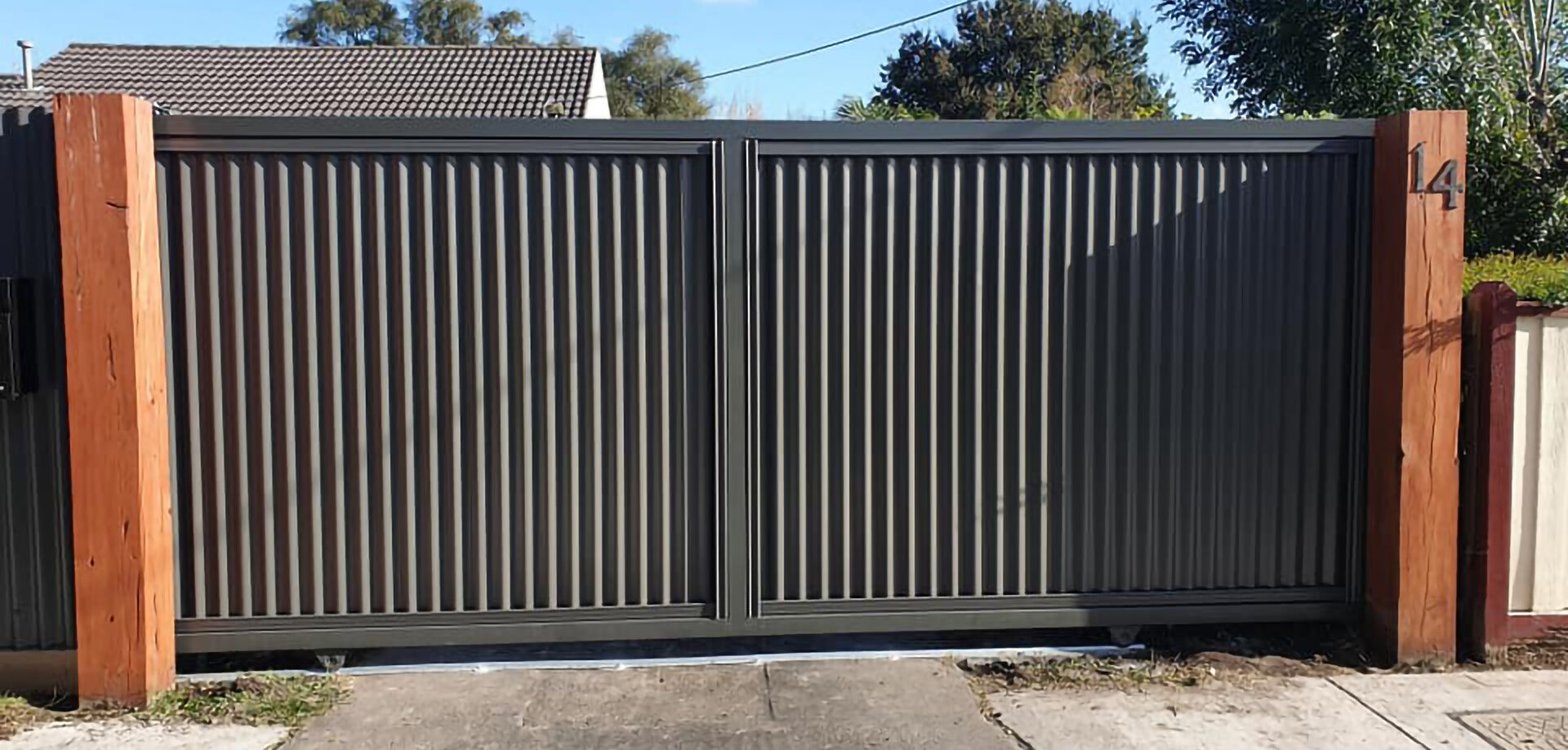 Custom Aluminium Driveway Gates Melbourne | First Choice Gates