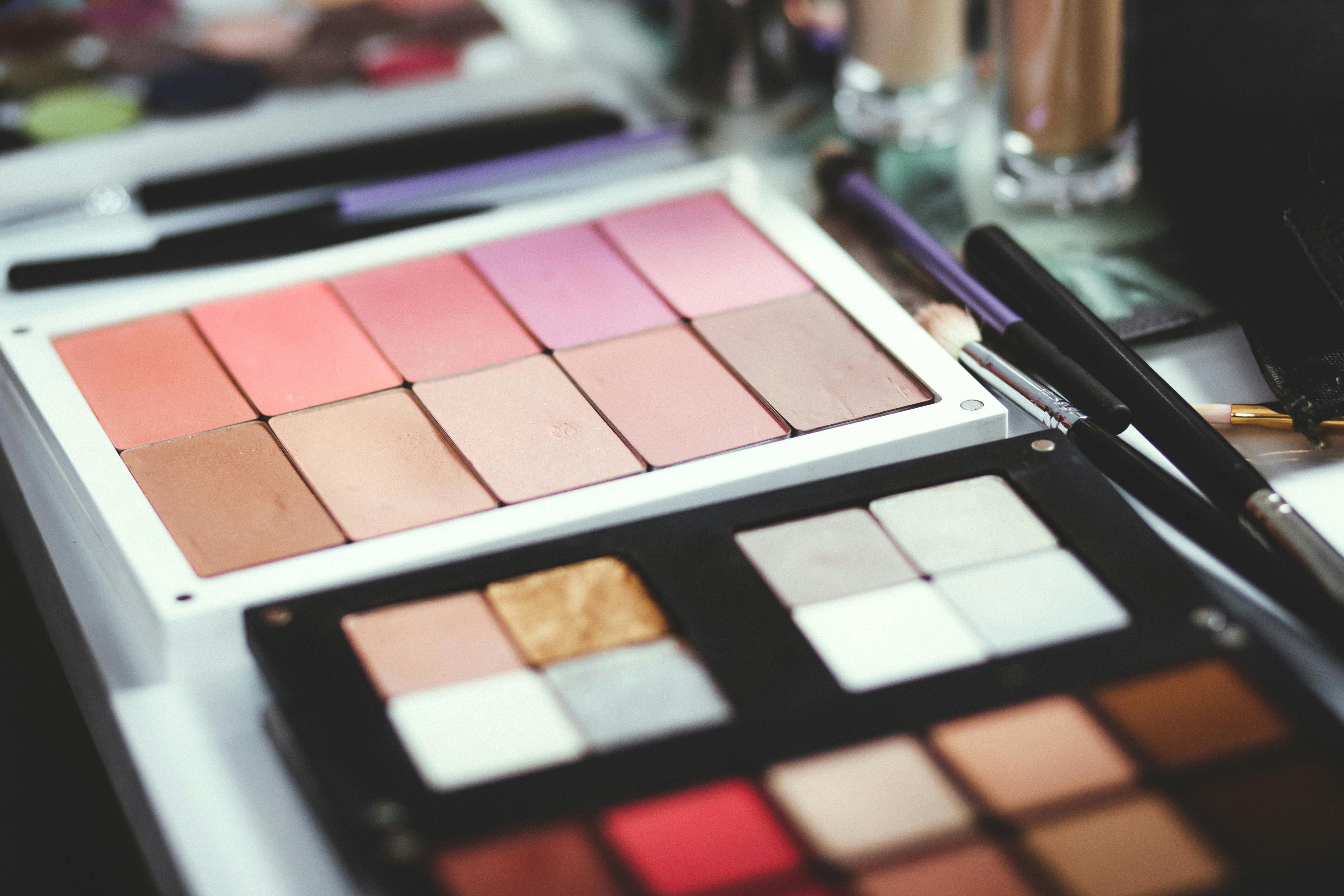 Hourglass Concealer Tips for Dark Circles and Imperfections