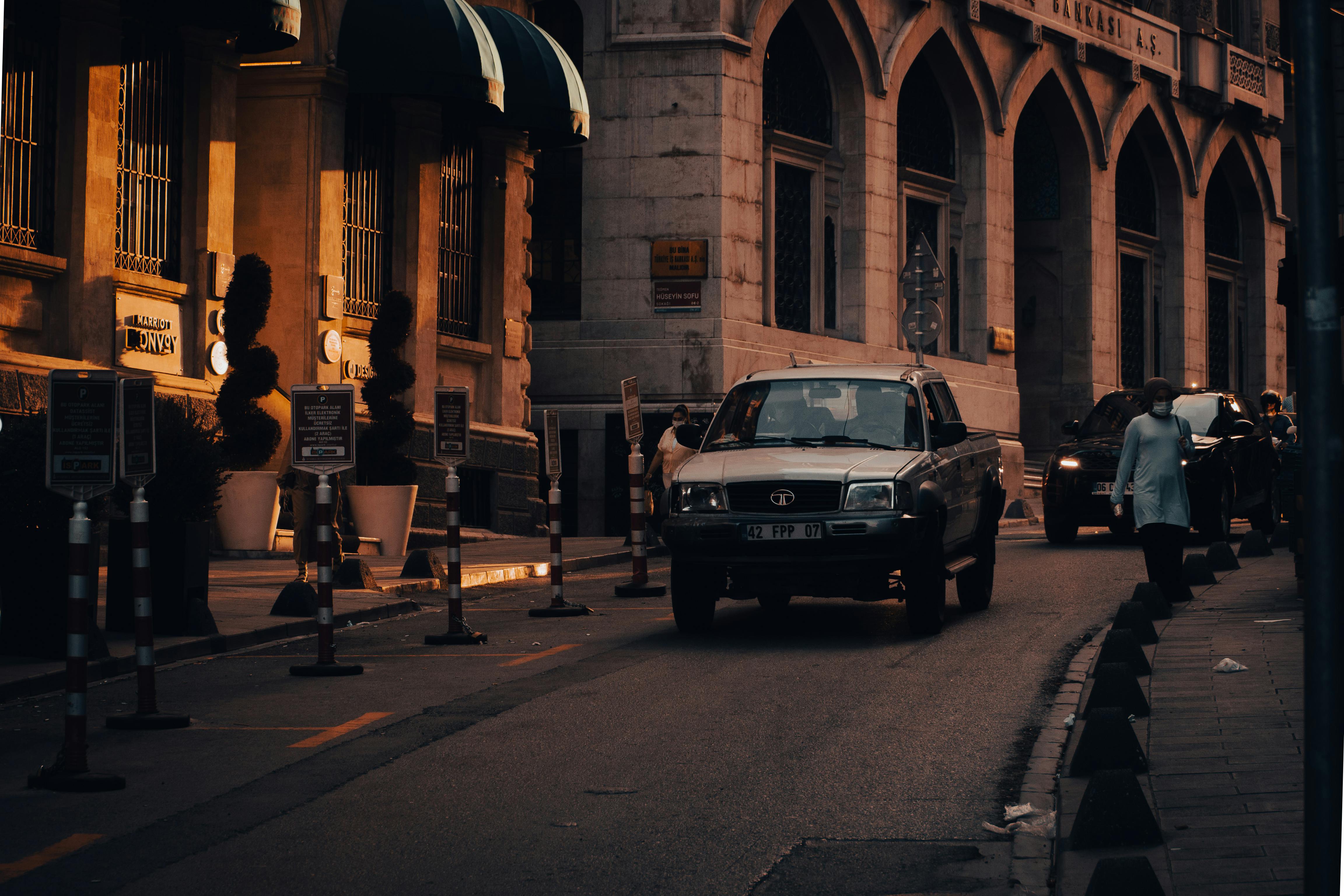 Gemini Taxis: Professional Taxi Transfers in Virginia Water