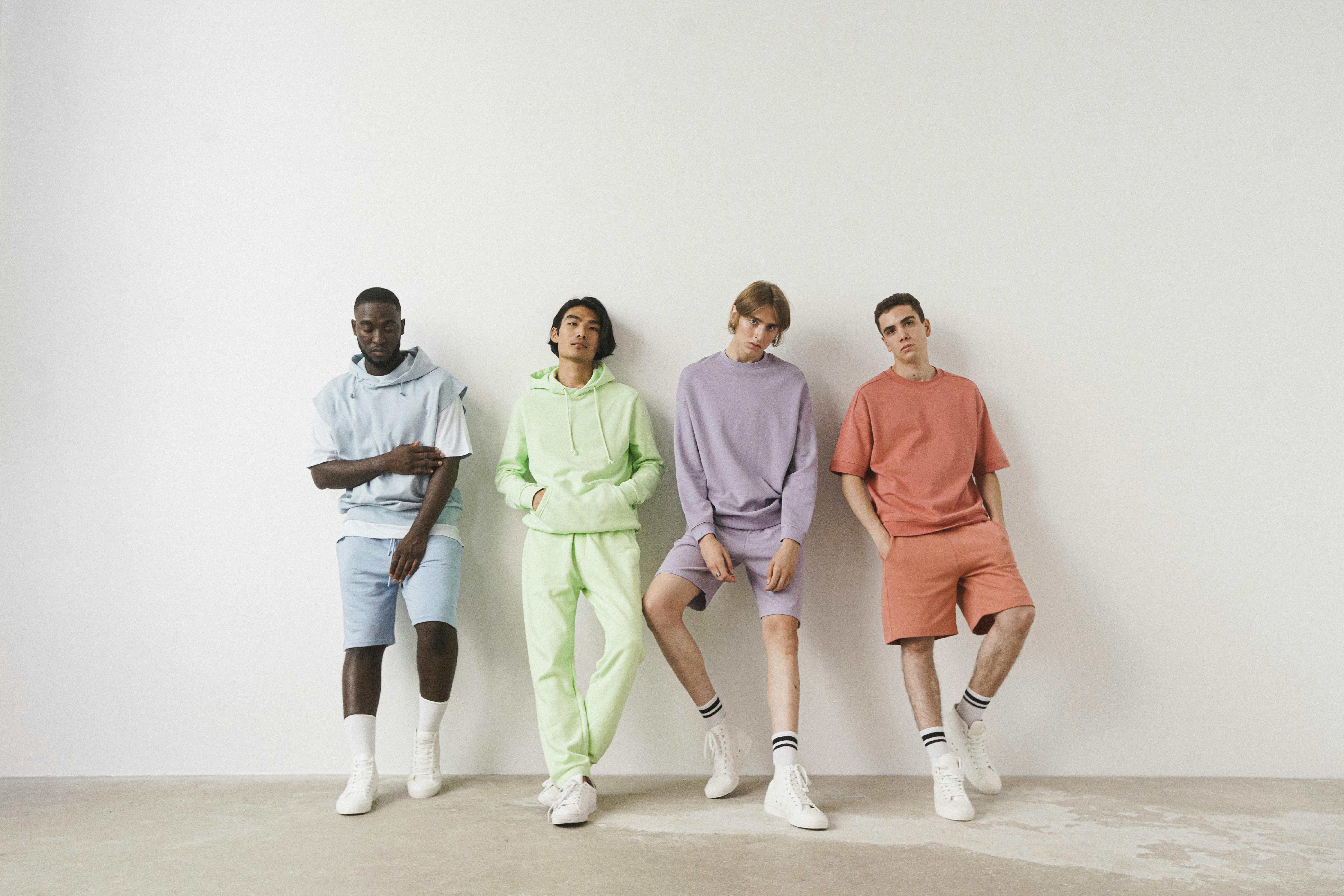 Vestito senza spalline: i colori più trendy della stagione